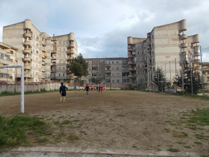 Libera: “AD ALTA VOCE – Contro la povertà e le disuguaglianze”, a Catanzaro pulito parco quartiere Pistoia